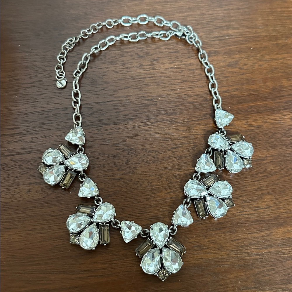 🤍STELLA AND DOT Silver, smoky topaz and clear Crystal women’s necklace like new